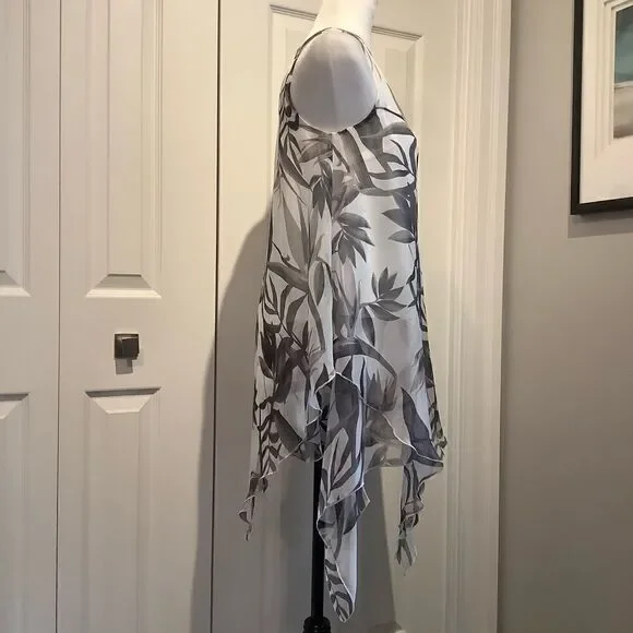 CLEO SLEEVELESS ASYMMETRICAL TUNIC Size XS‎ - Picture 2 of 10